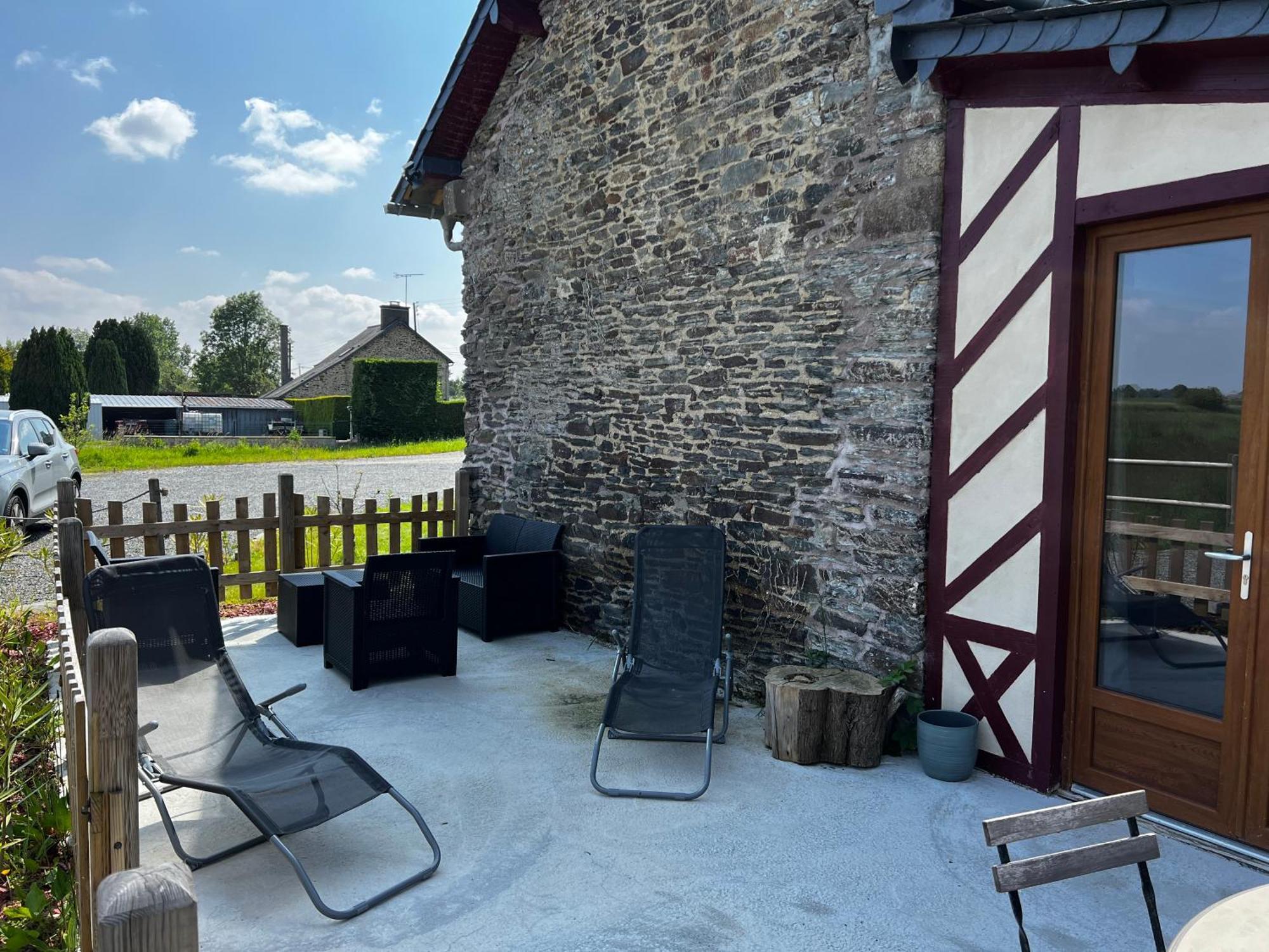 Domaine De La Ville Cherel, Maison A Colombage ポントルソン エクステリア 写真